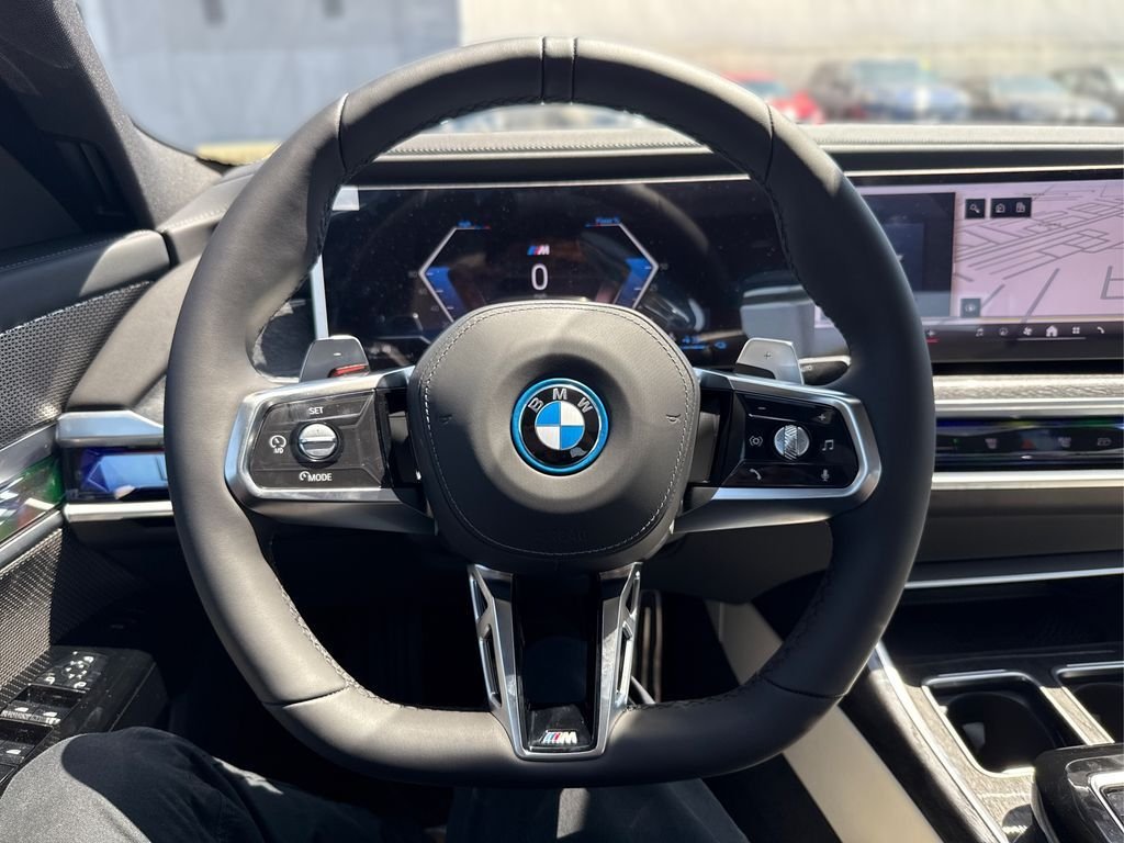 2025 BMW 7 Series 750e - Photo 23