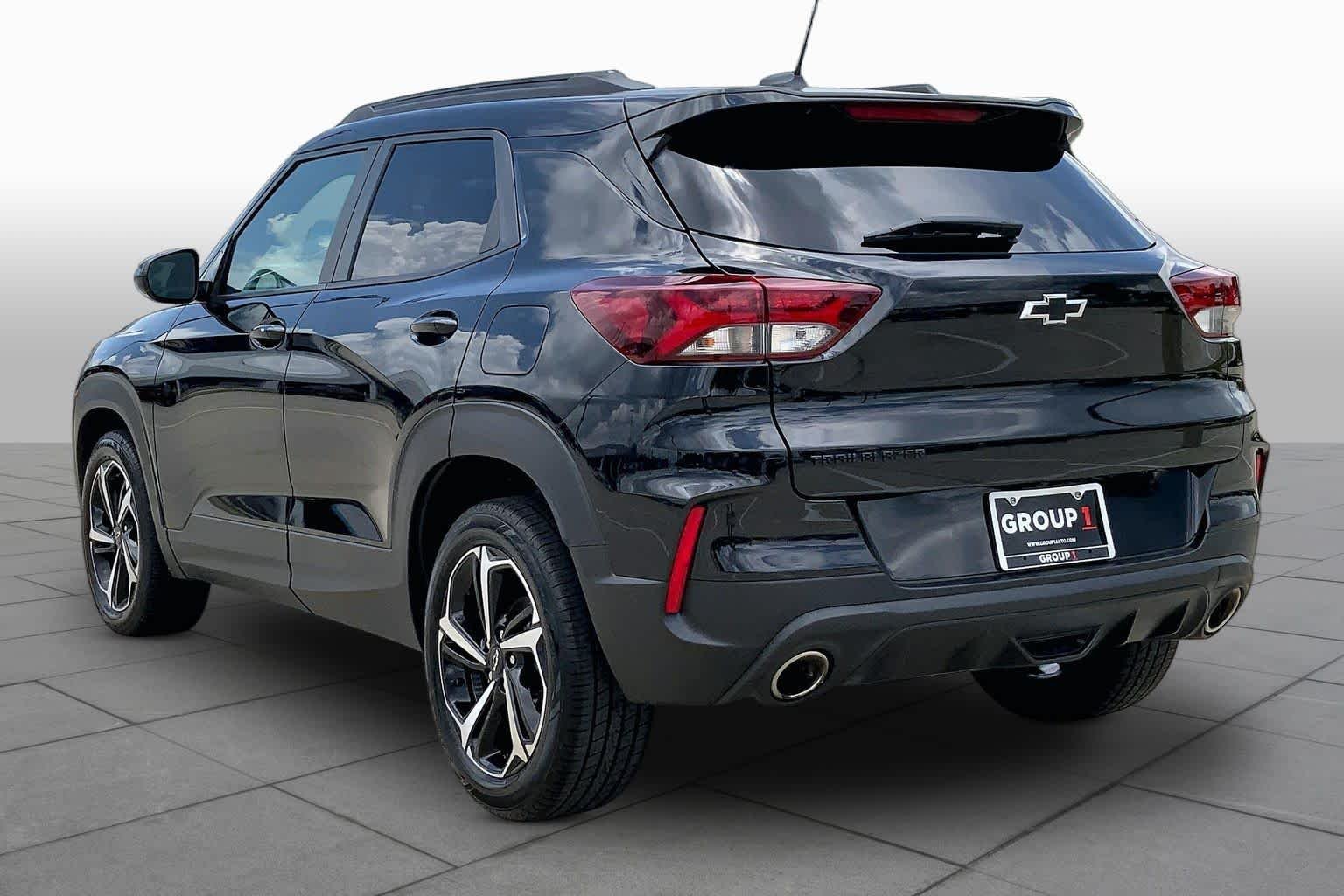 Used 2022 Mosaic Black Metallic Chevrolet RS image 12