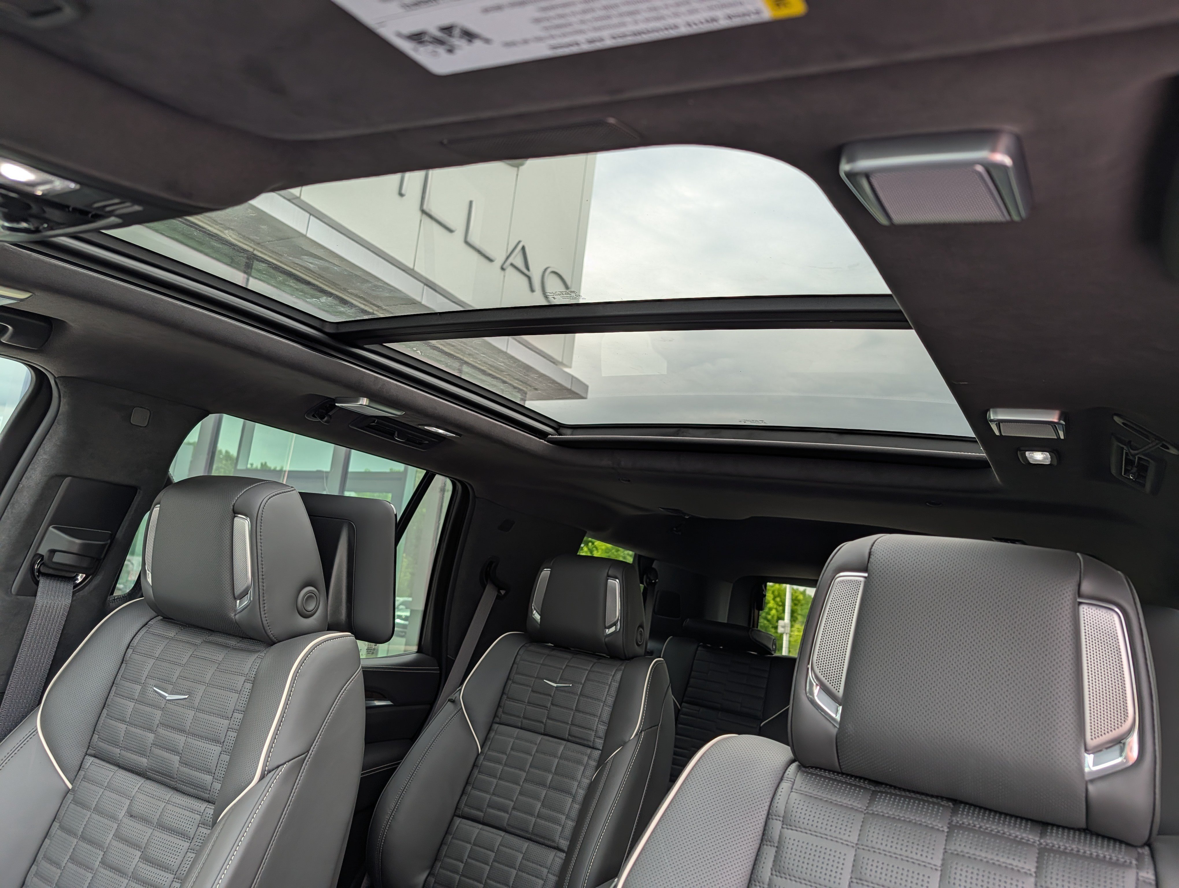 2026 Cadillac Escalade Platinum Sport - Photo 19