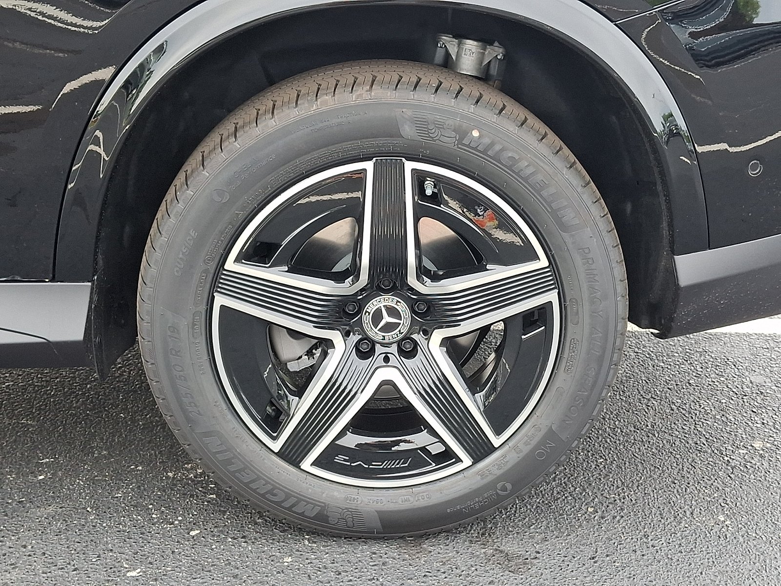 New 2027 Black Mercedes-Benz GLC 300 image 7