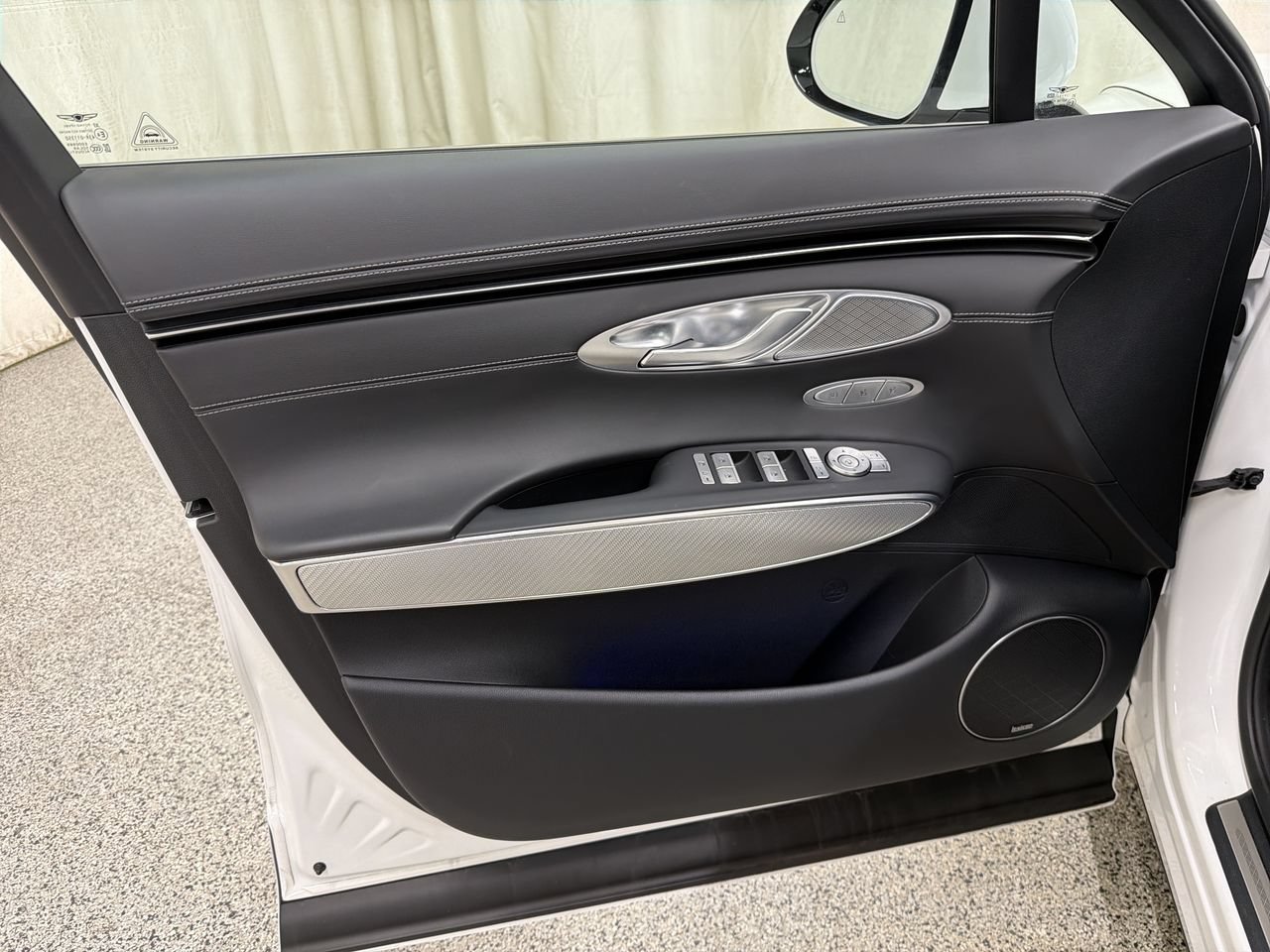 2023 GENESIS GV70 Standard - Photo 18