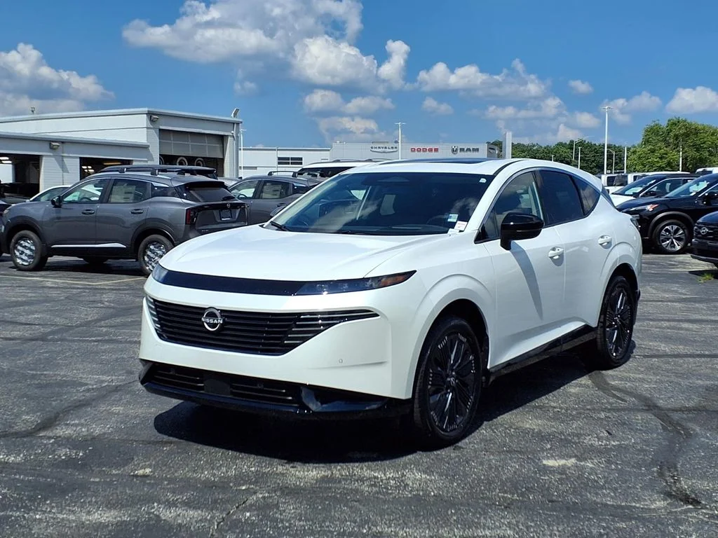 Used 2026 White Nissan Platinum image 2