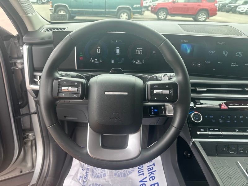 Used 2024 Silver Hyundai SEL image 31
