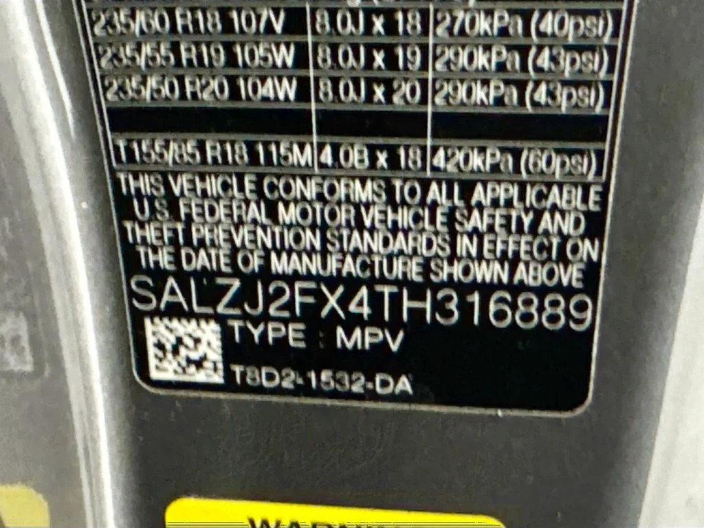 New 2026 Eiger Grey Land Rover Core S image 32