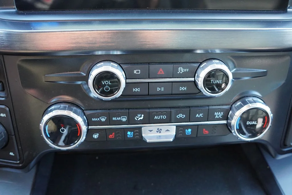 Used 2025 Gray Ford Lariat image 29
