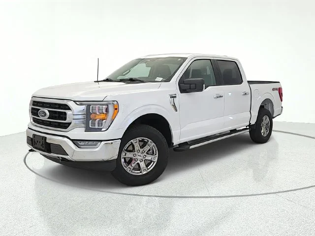 Certified Used 2023 Oxford White Ford XLT image 1