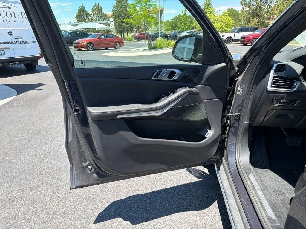 Used 2022 Gray BMW xDrive45e image 9
