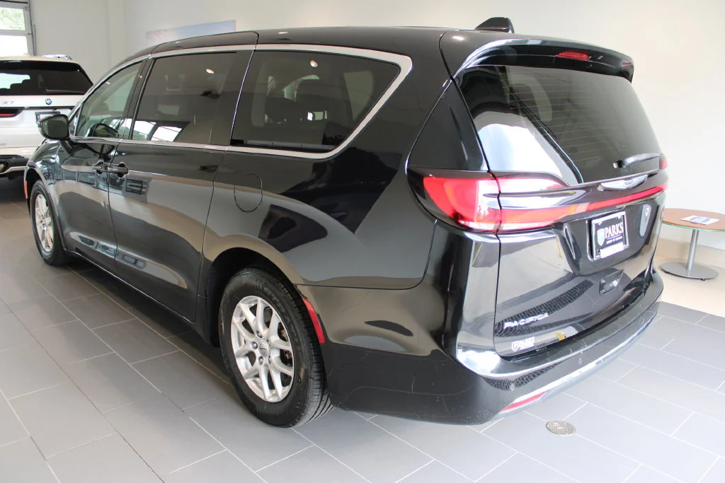 Used 2024 Black Chrysler Touring L image 35