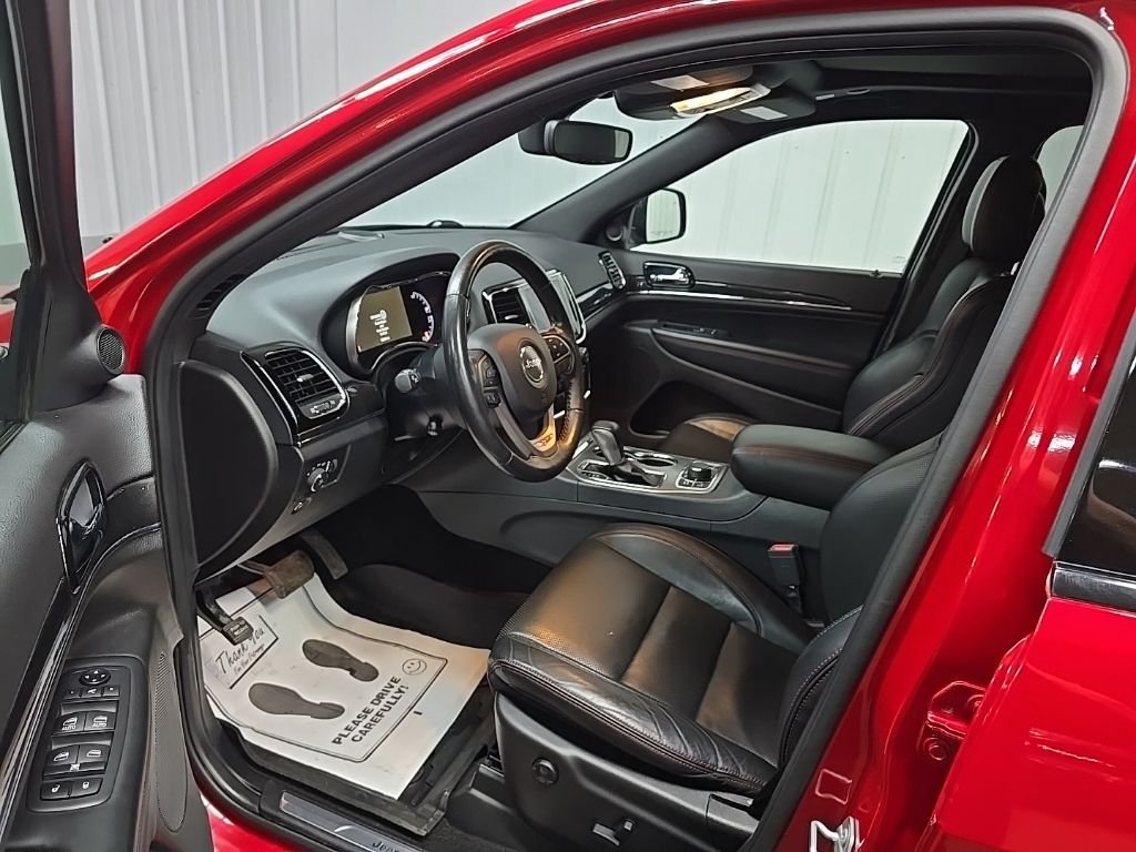 Used 2021 Red Line Jeep Trailhawk image 30