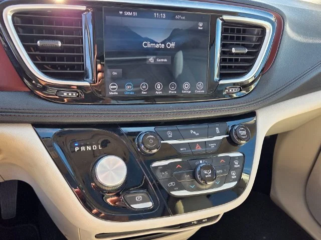 Used 2020 White Chrysler Limited image 23