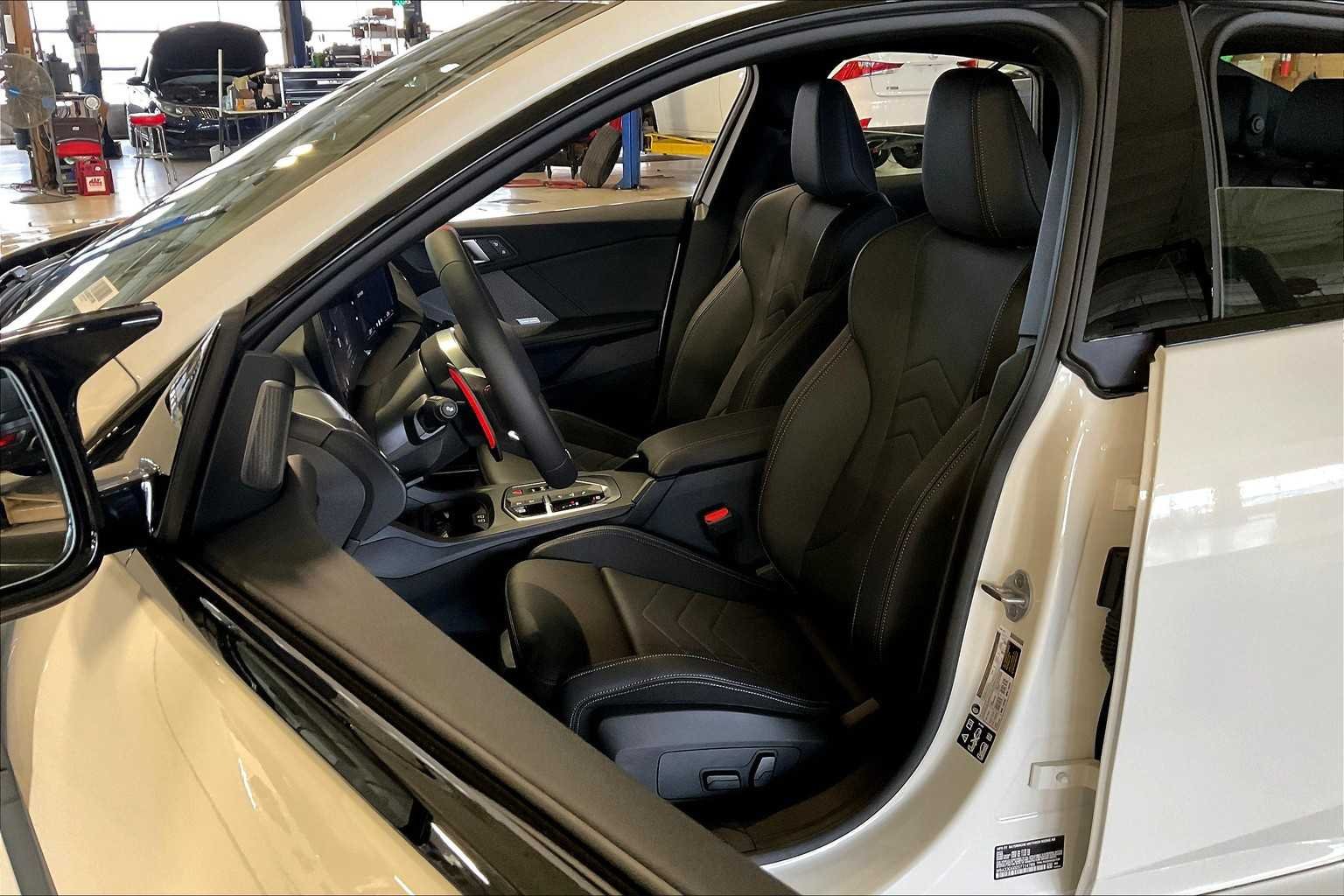 2025 BMW 2 Series M235 - Photo 9