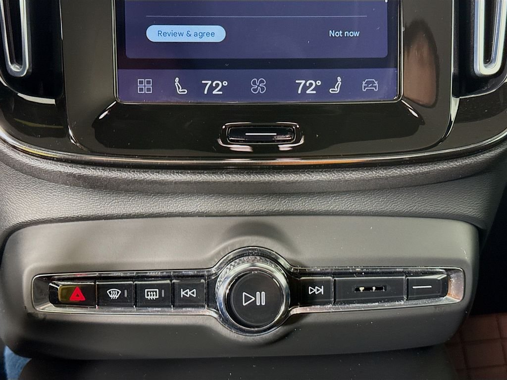 Used 2023 White Volvo Twin Plus image 15