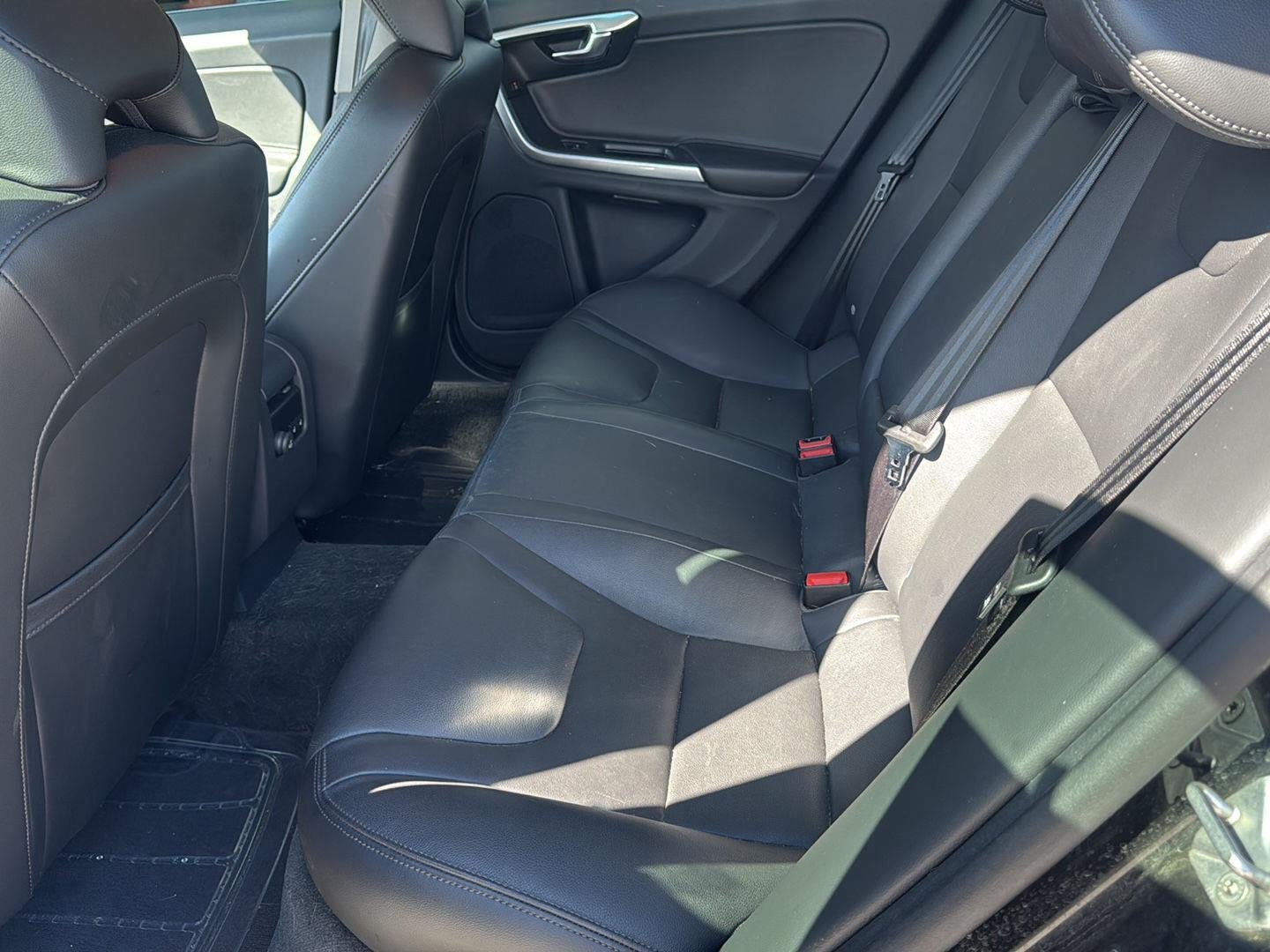 Used 2016 Onyx Black Metallic Volvo T5 Premier image 6