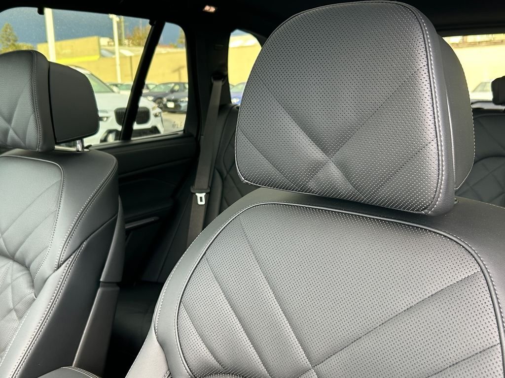 2026 BMW X5 M60i - Photo 14