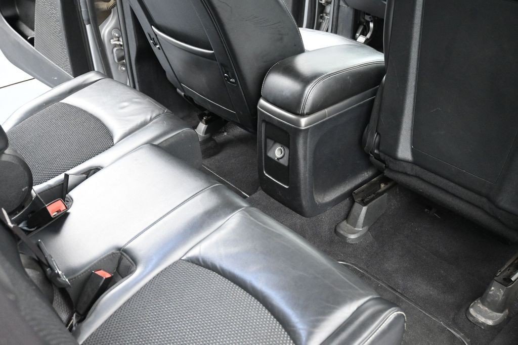 Used 2017 Billet Clearcoat Dodge Crossroad image 10