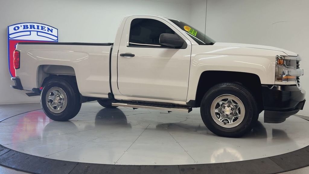 Used 2018 Summit White Chevrolet WT image 3