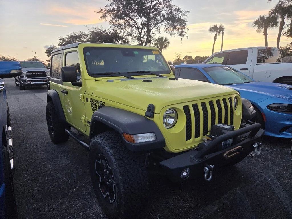 Used 2024 High Velocity Clearcoat Jeep Sport S image 2