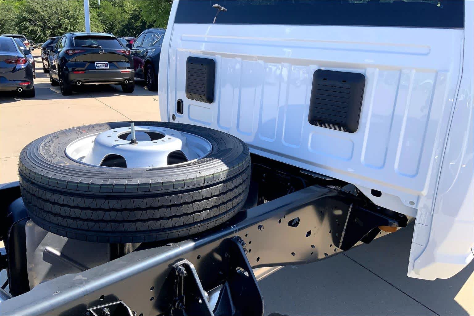 New 2026 Bright White Clear-Coat Exterior Paint RAM Tradesman image 16