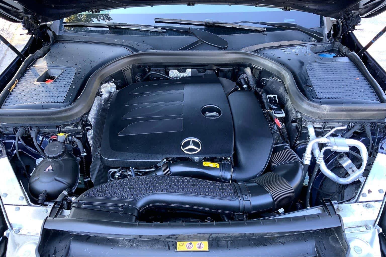 Used 2022 Lunar Blue Metallic Mercedes-Benz GLC 300 image 32