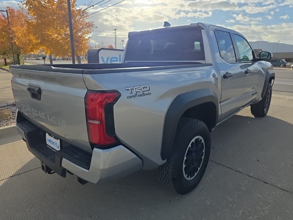2024 Toyota Tacoma TRD Off-Road photo 3