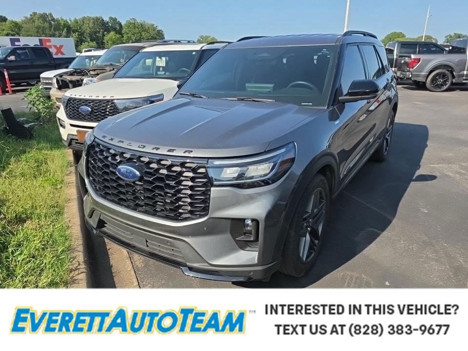 Used 2025 Carbonized Gray Ford ST-Line image 1