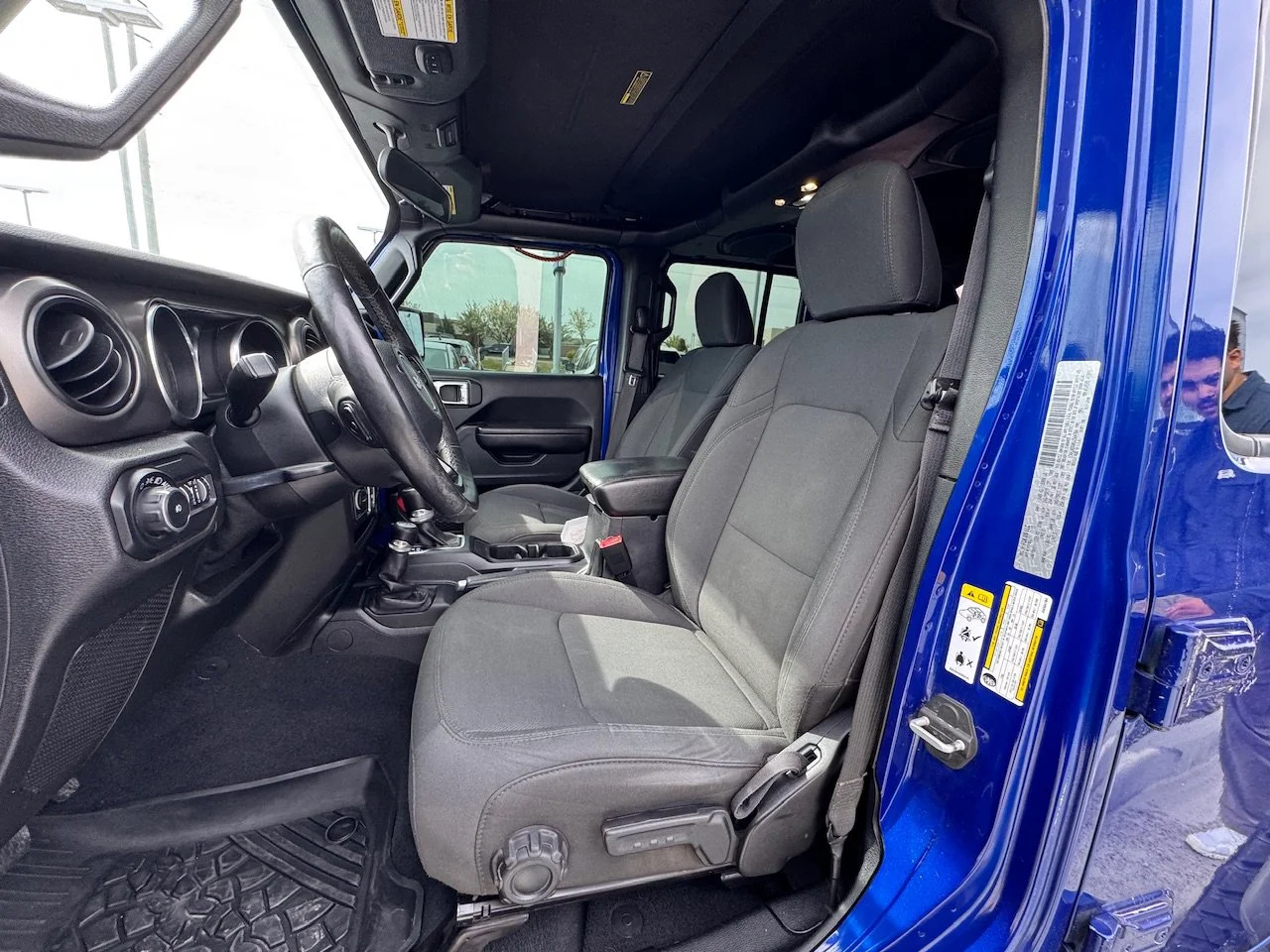 Used 2019 Ocean Blue Metallic Clearcoat Jeep Sport S image 11