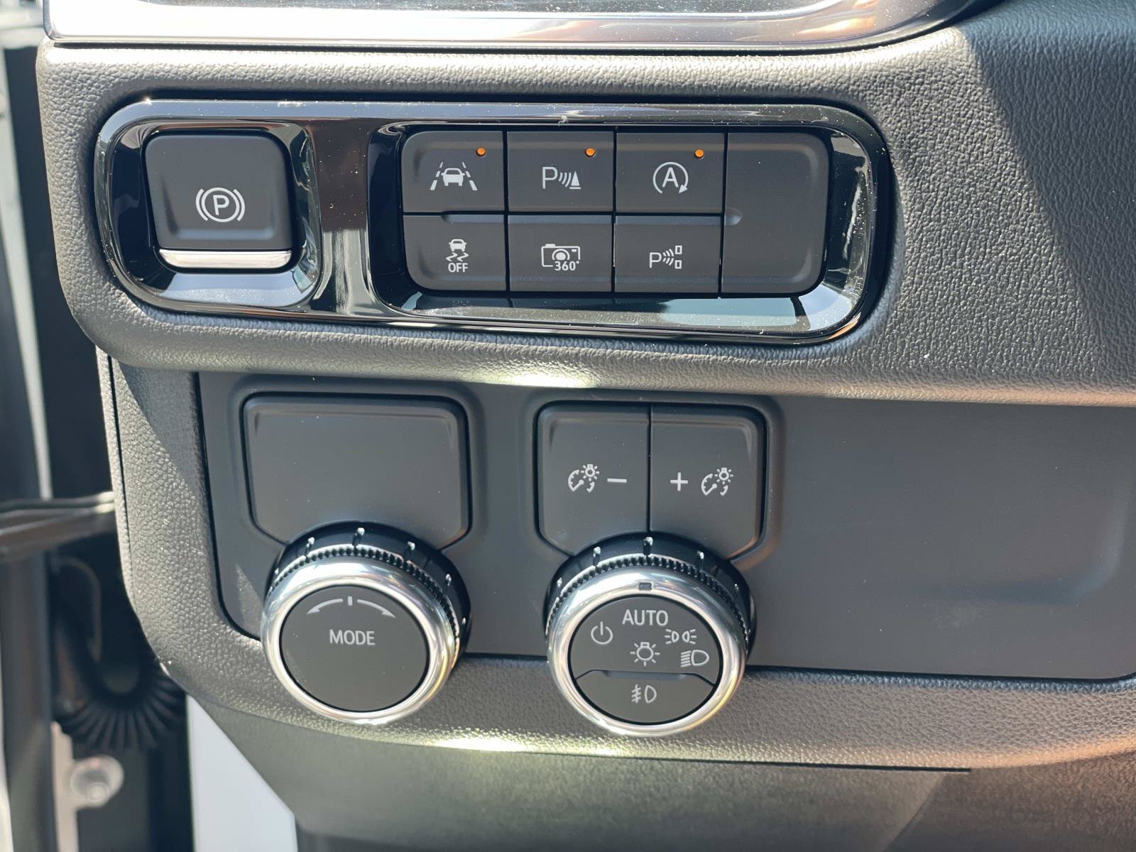 2026 GMC Yukon XL Elevation - Photo 18