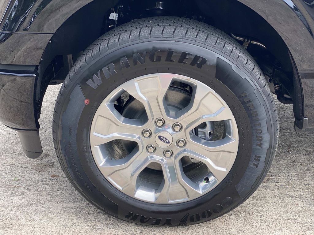 New 2026 Agate Black Metallic Ford Platinum® image 7