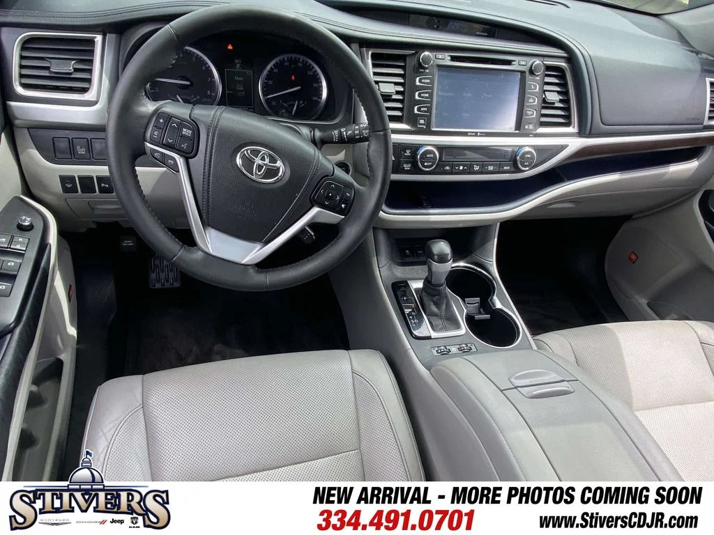 Used 2014 Gray Toyota Limited image 15