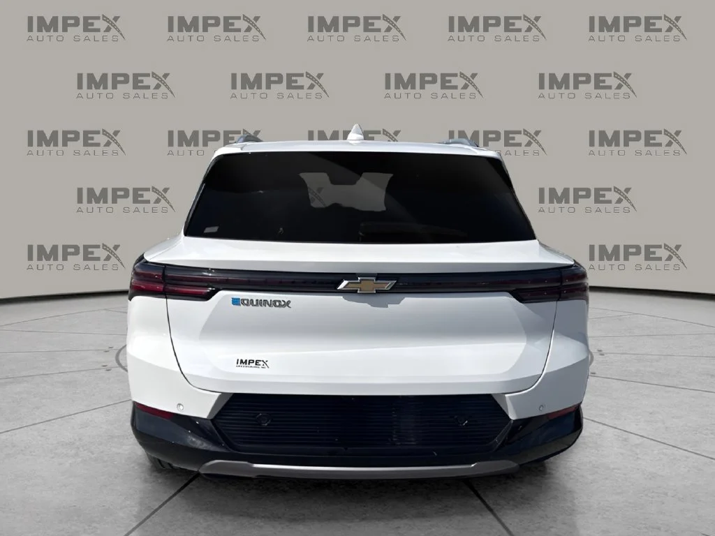 Used 2024 White Chevrolet LT image 4