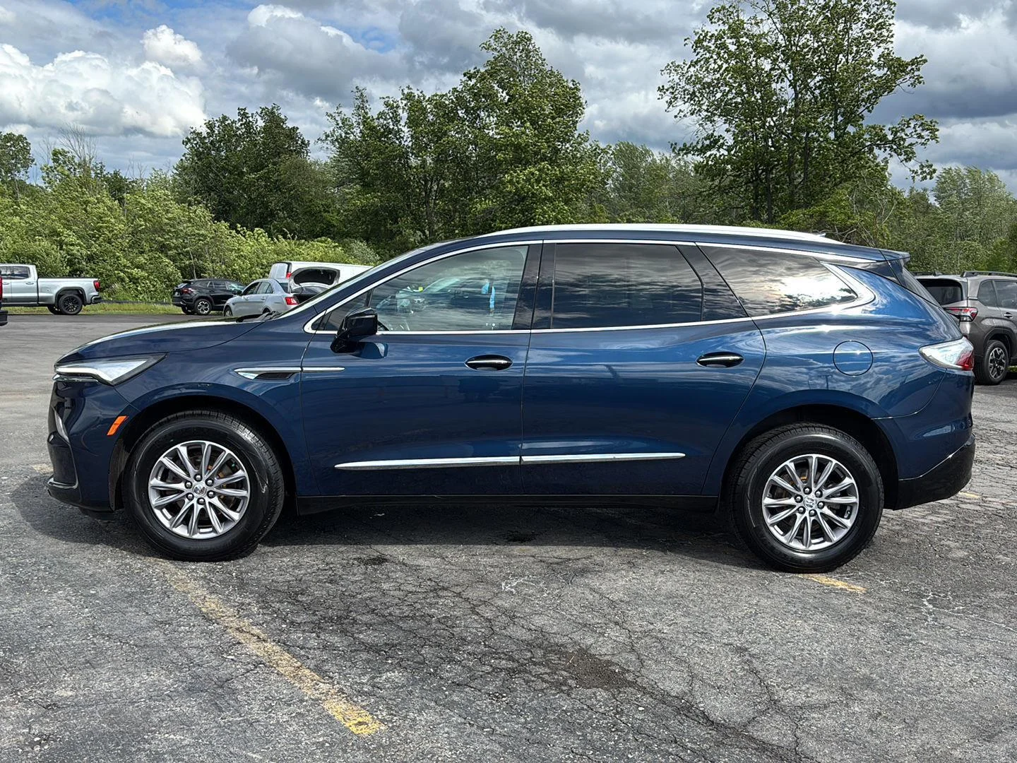 Used 2024 Emperor Blue Metallic Buick Essence image 10