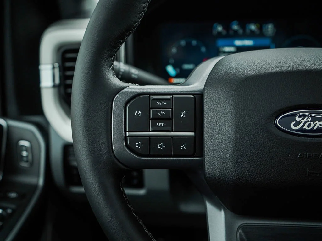 New 2027 Oxford White Ford F-350® XLT image 22