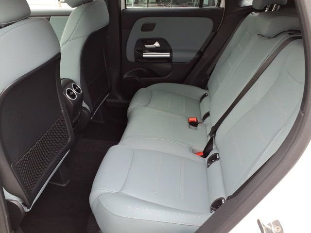 New 2026 White Mercedes-Benz GLA 250 image 18