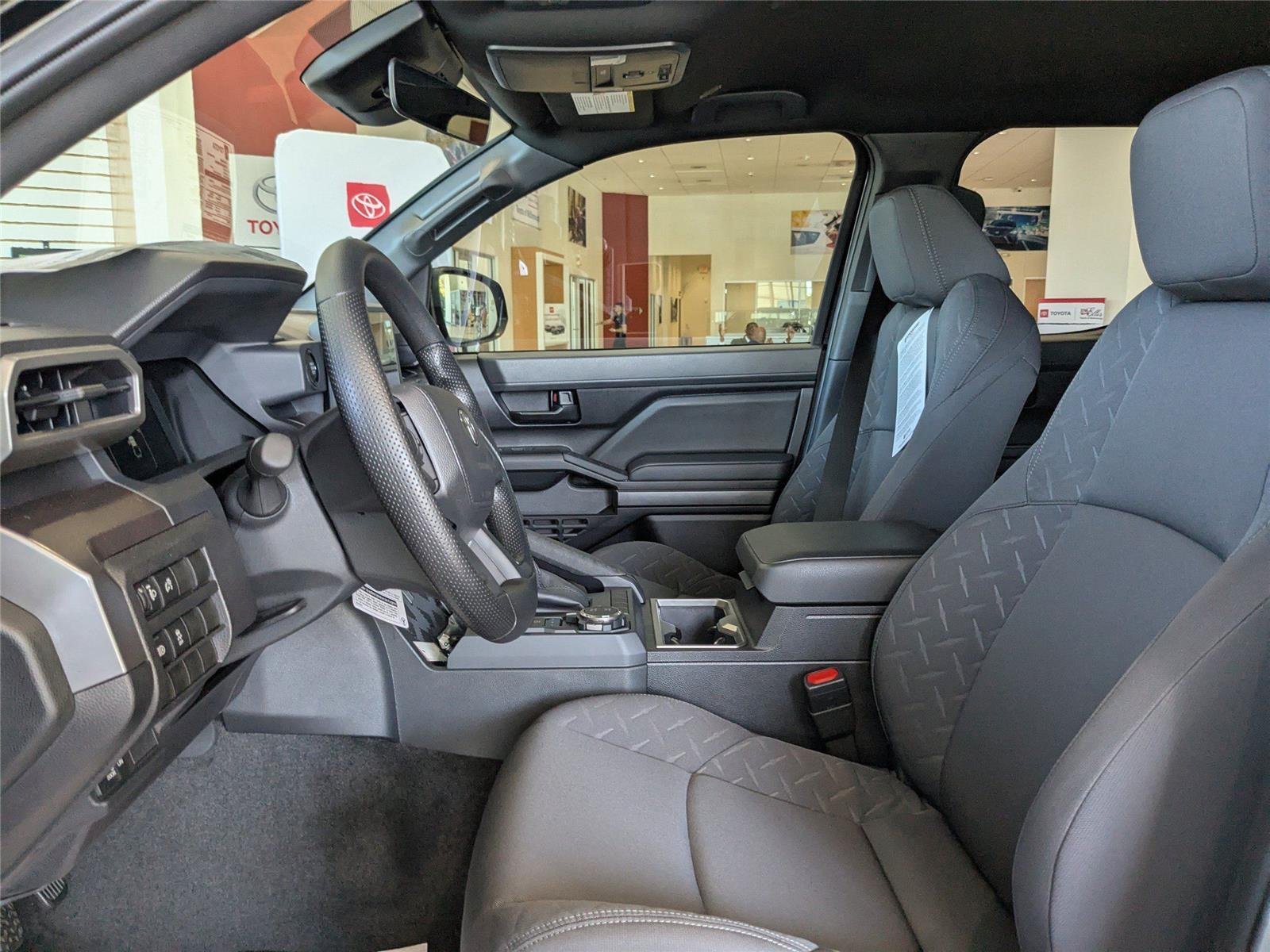 2025 Toyota Tacoma SR5 - Photo 10