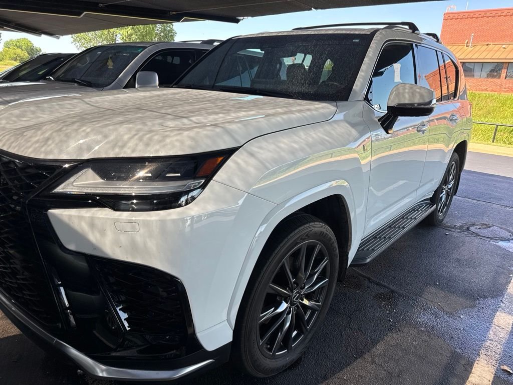 2023 Lexus LX 600 600 F-Sport's photo