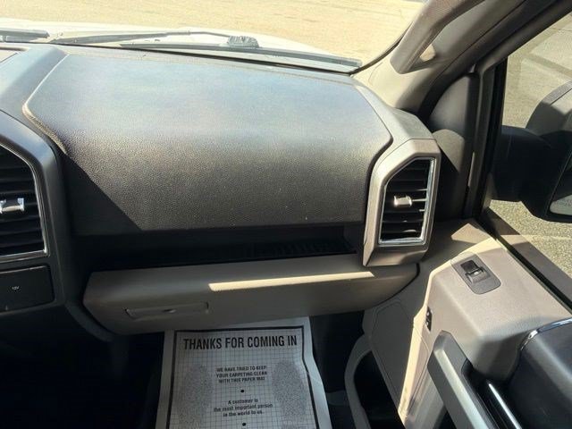 Used 2016 Oxford White Ford XLT image 21