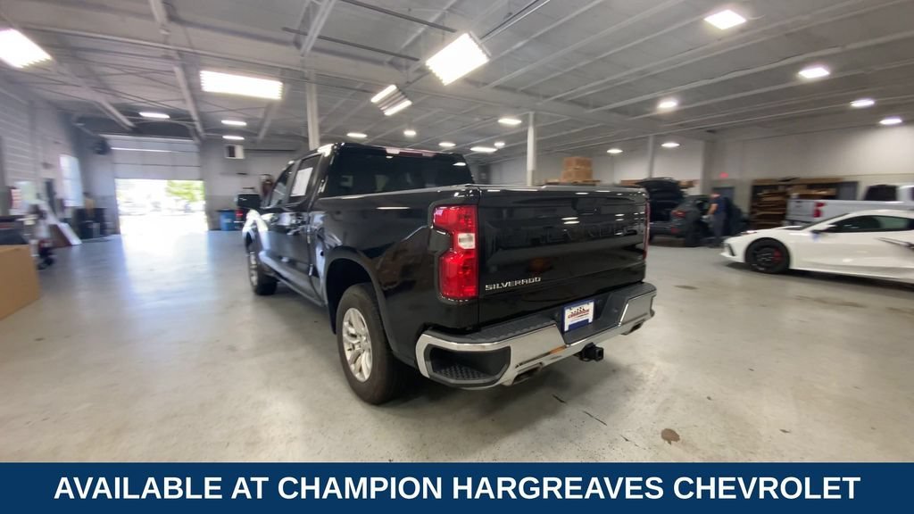 Used 2022 Black Chevrolet LT image 3