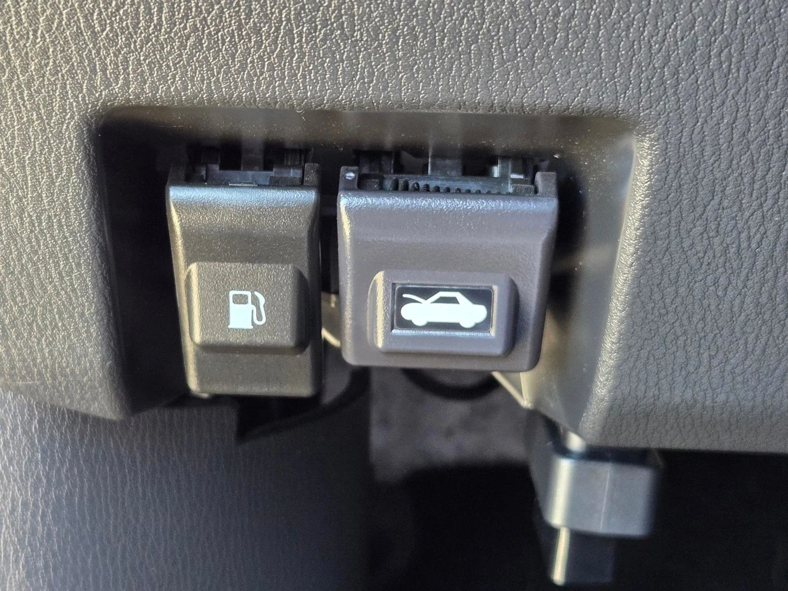 Used 2020 Crystal Blue Mazda Touring image 31