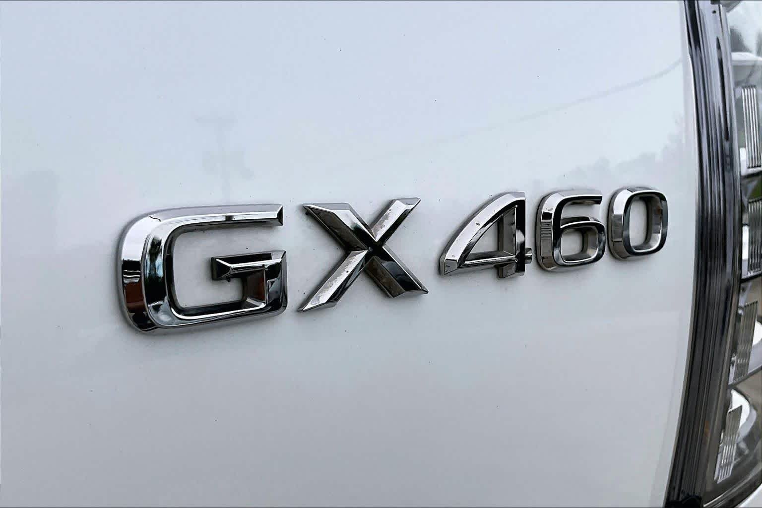 Used 2021 Starfire Pearl Lexus Luxury image 10