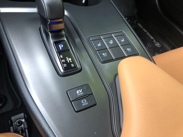 Certified Used 2025  Lexus 300h Premium image 32