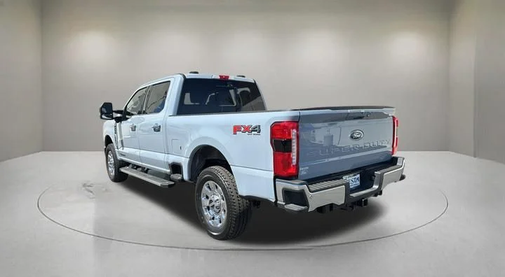 New 2026 Glacier Gray Metallic Tri-Coat Ford F-250® Lariat® image 2