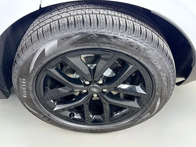 New 2026 Fuji White Land Rover S image 33