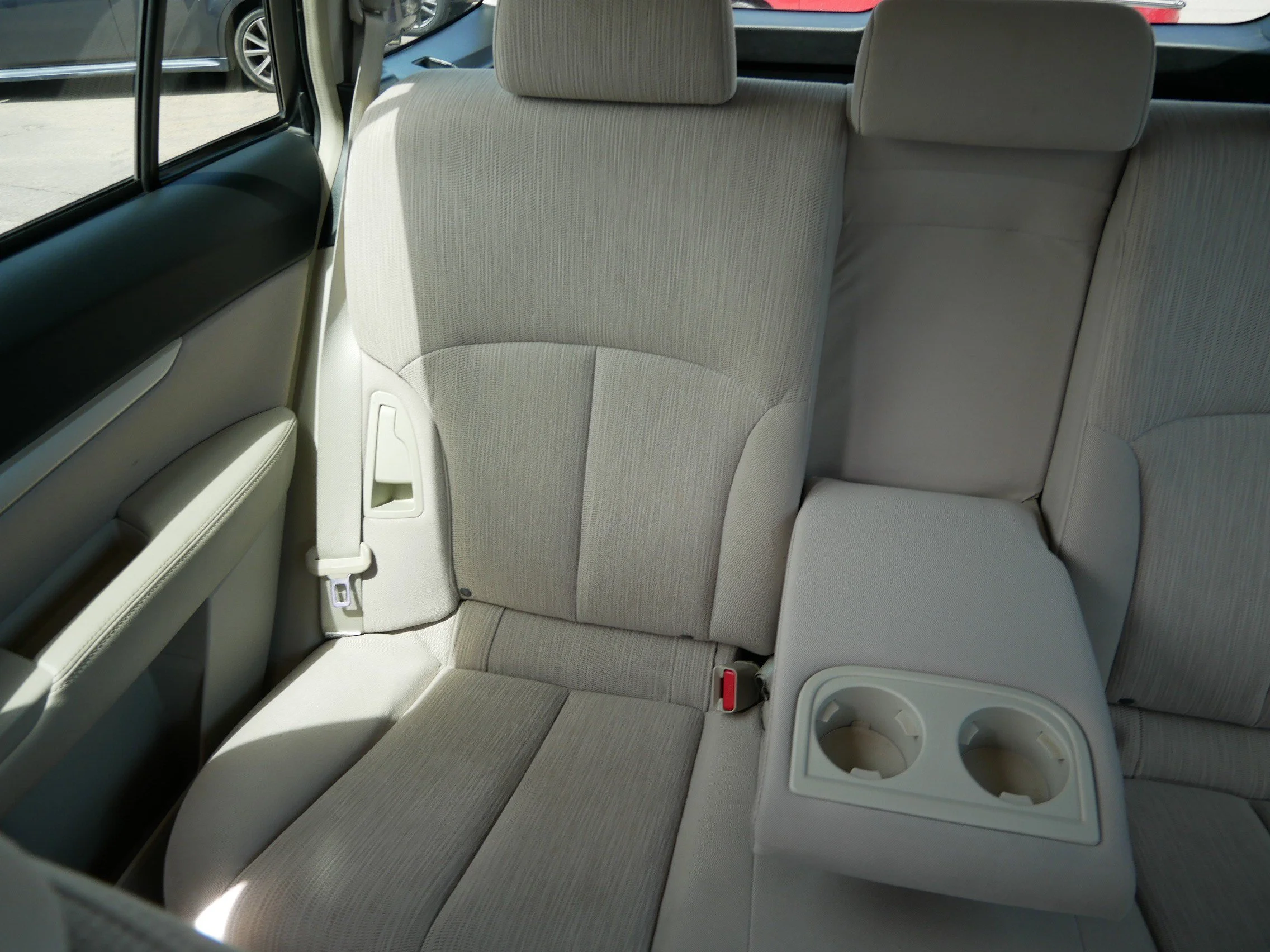 Used 2013 Satin White Pearl Subaru 2.5i Premium image 12