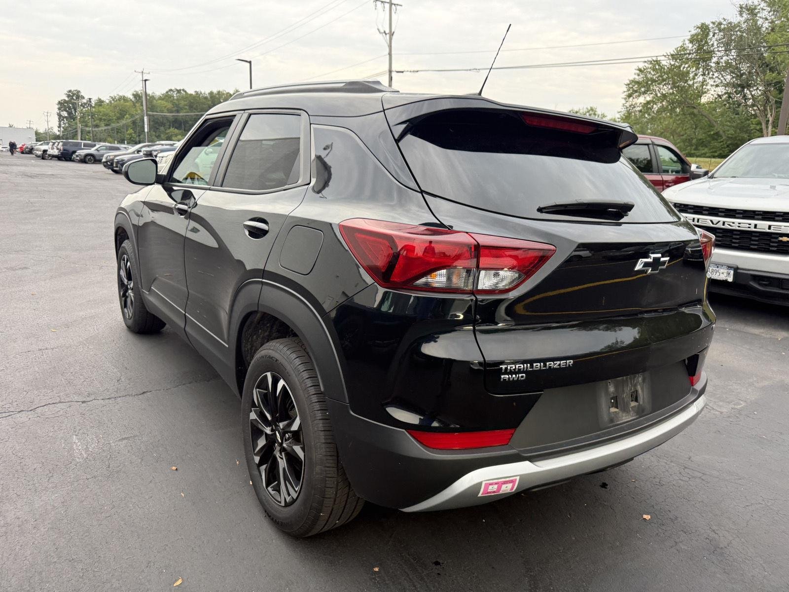 Used 2023 Mosaic Black Metallic Chevrolet LT image 5