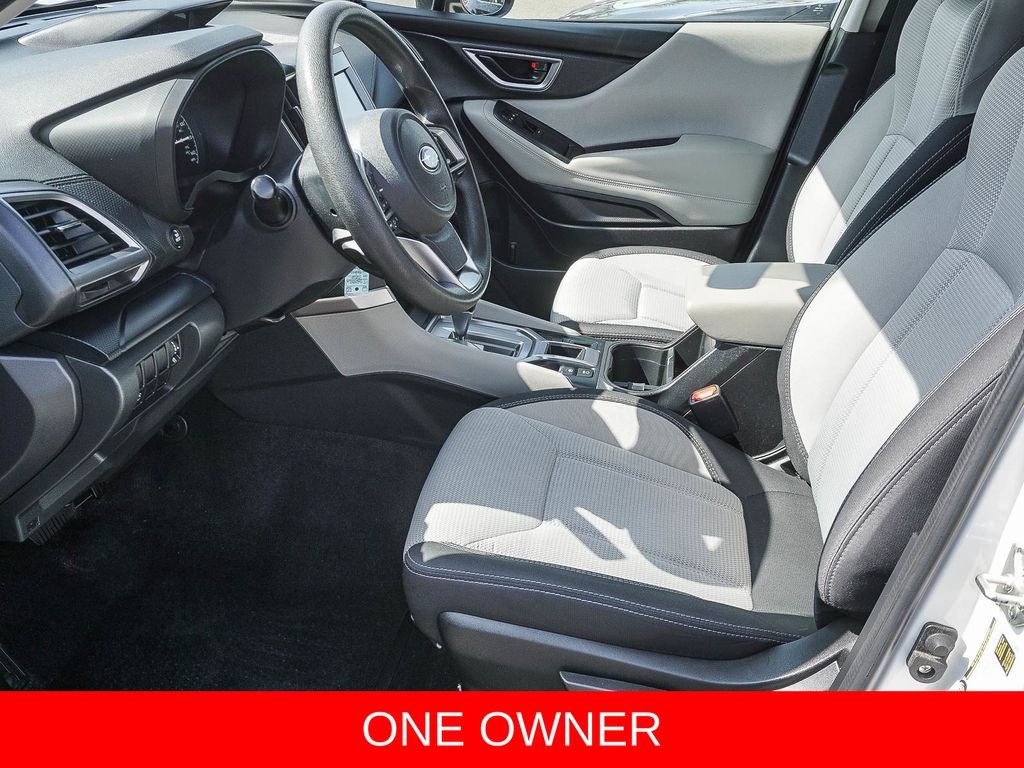 Used 2020 White Subaru Base image 17