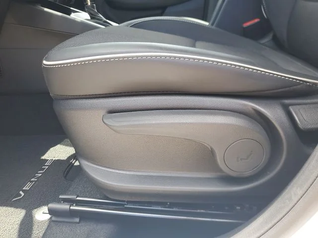 Used 2025 White Hyundai Limited image 13