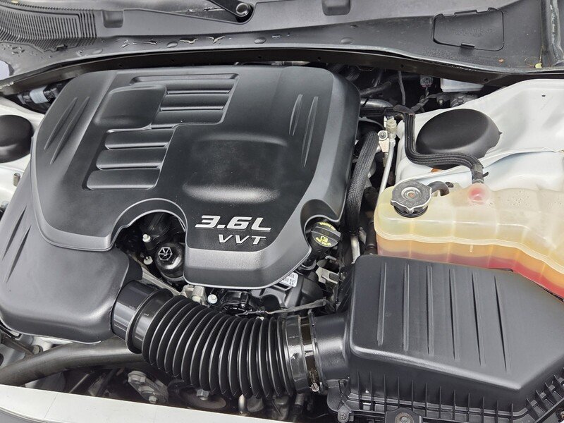 Certified Used 2023 White DODGE SXT RWD image 21