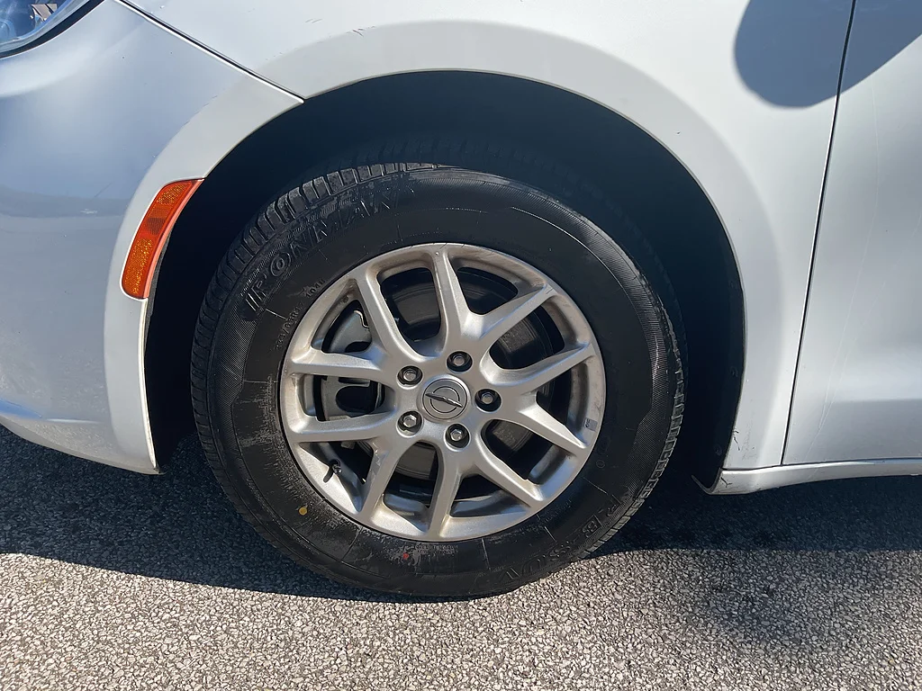Used 2024 Bright White Clear Coat Chrysler Touring L image 14