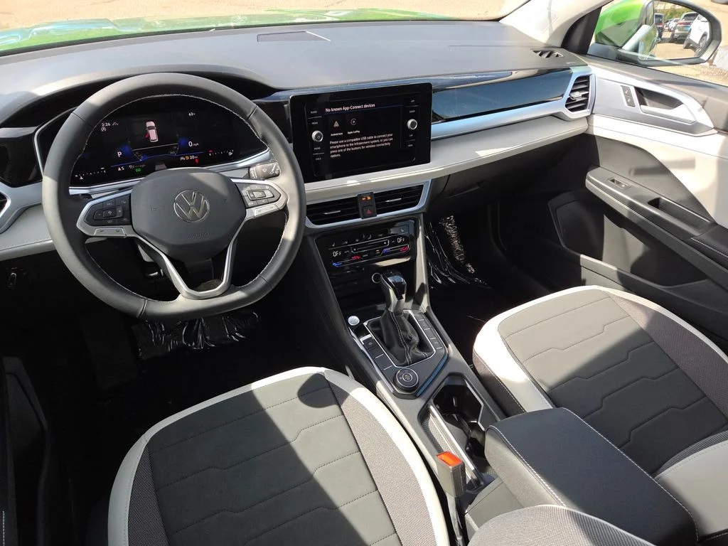 New 2026 Bright Moss Green Metallic Volkswagen 1.5T SE image 10