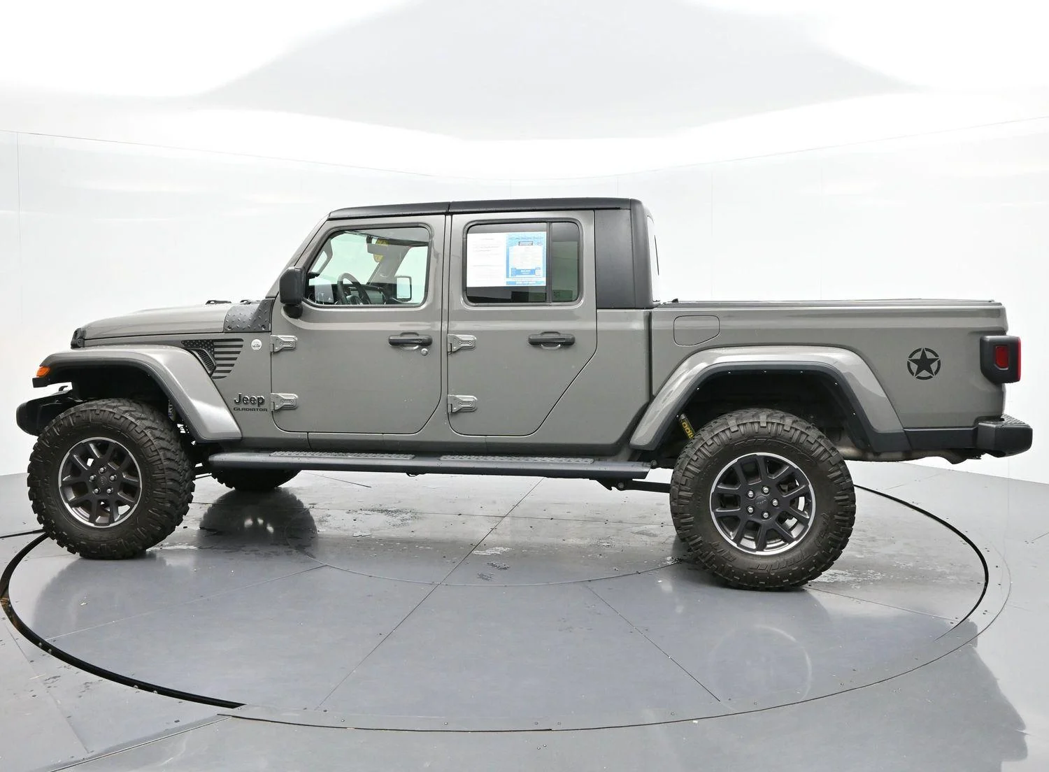 Used 2022 Sting-Gray Clearcoat Jeep Overland image 4